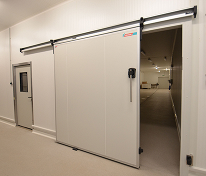 Durable Chiller Sliding Doors for Cold Storage Facilities