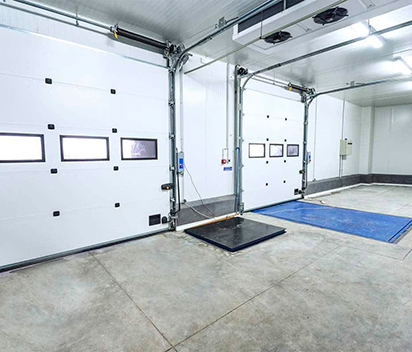 Insulated Industrial Roll Up Door for Temperature-Sensitive Areas